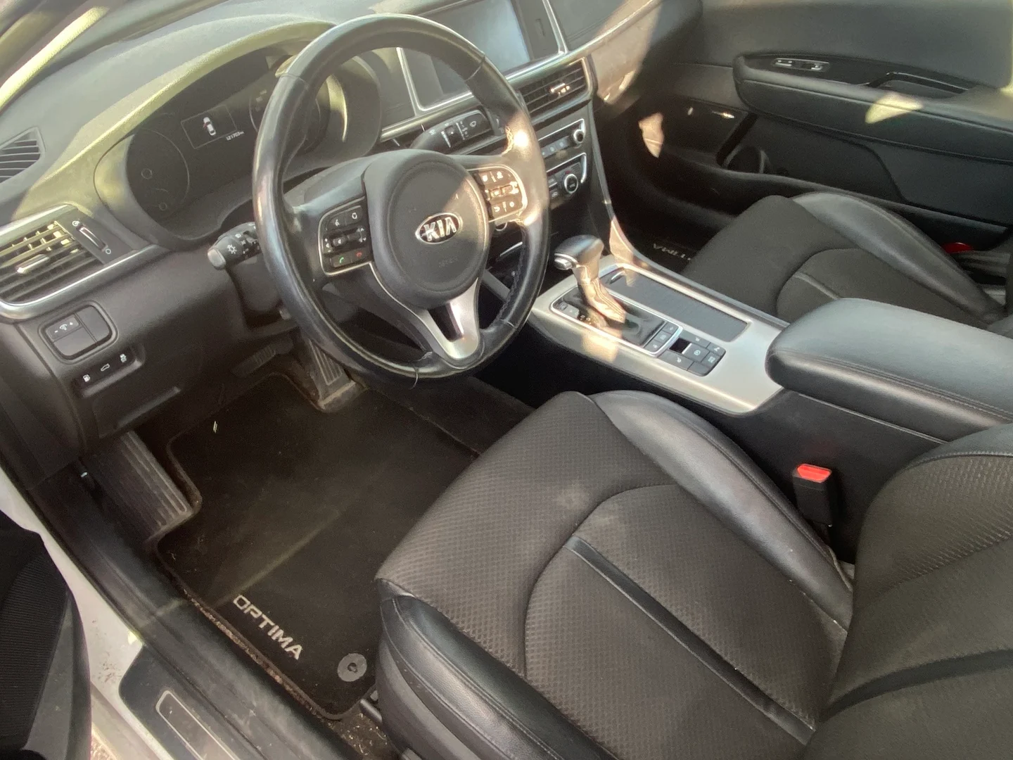 Car Image - 5mTRxSEjMuqV74F30CZ7T0