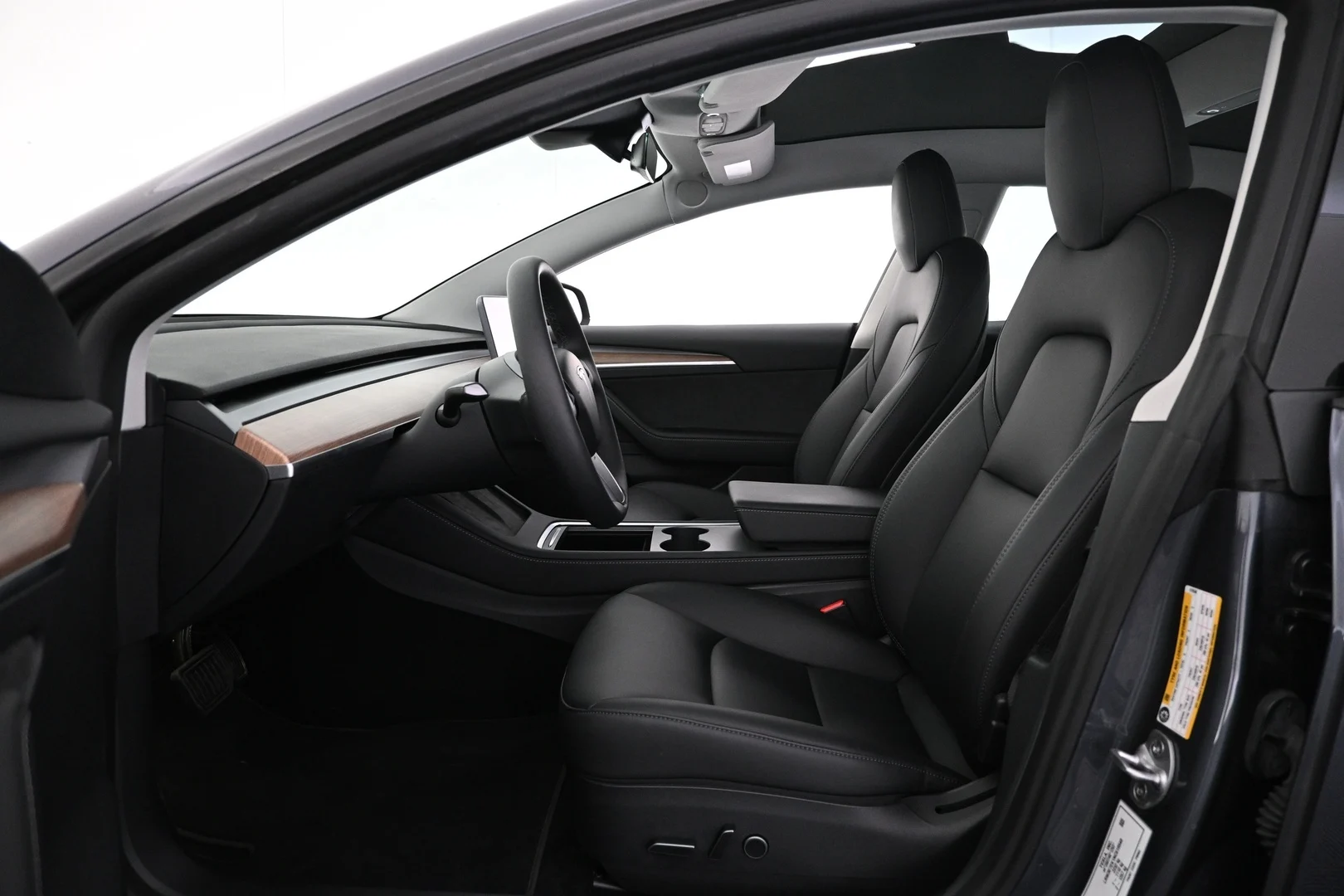 Car Image - KFm5cx3R4Zm6Whj5Lwo5G