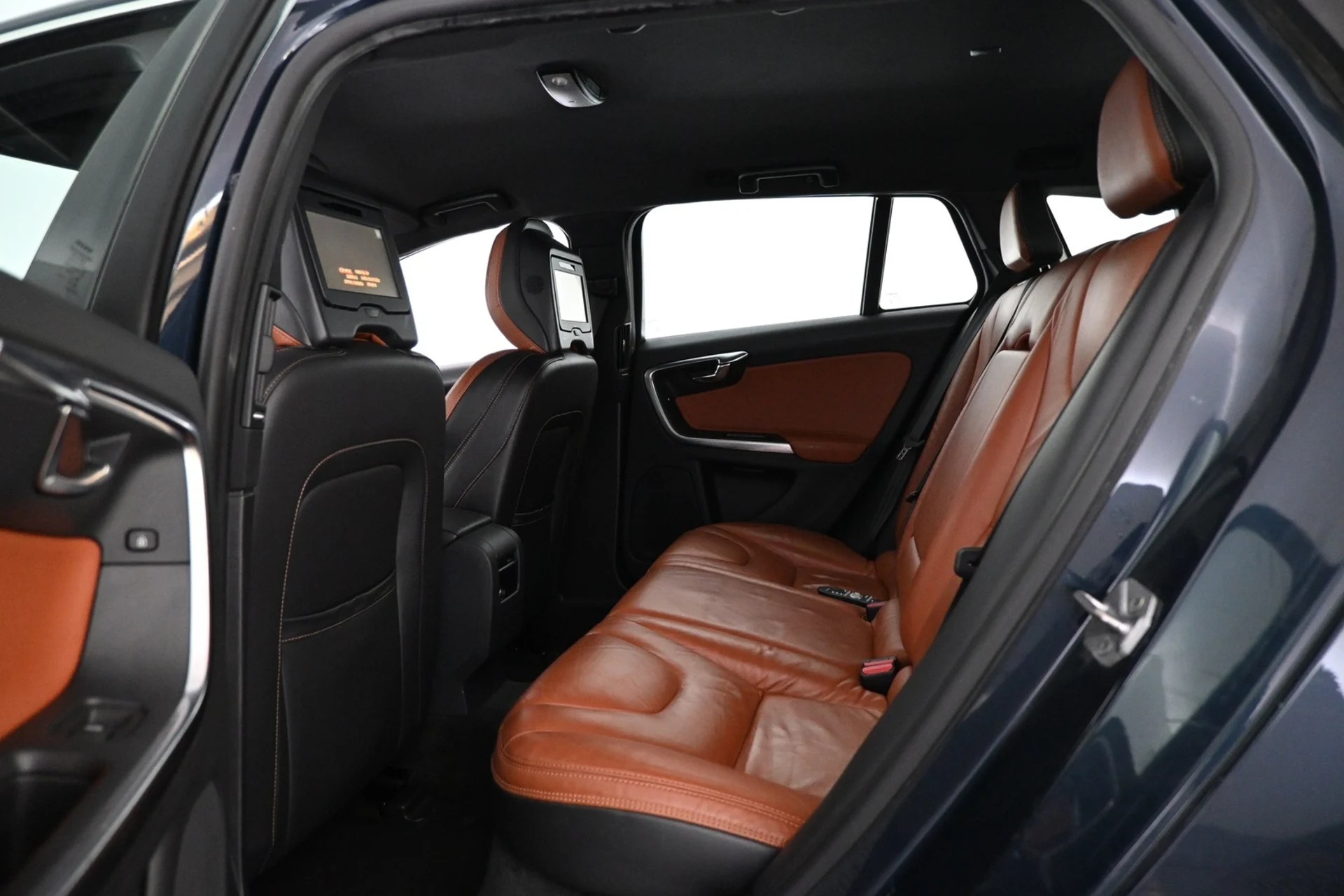 Car Image - 1HJLOsAzlcjUh3lidgyJNn