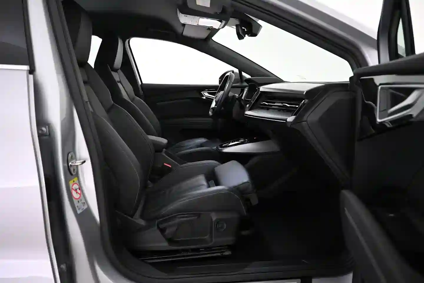 Car Image - 1CSIqdRZIsW43YDHMtjLnx