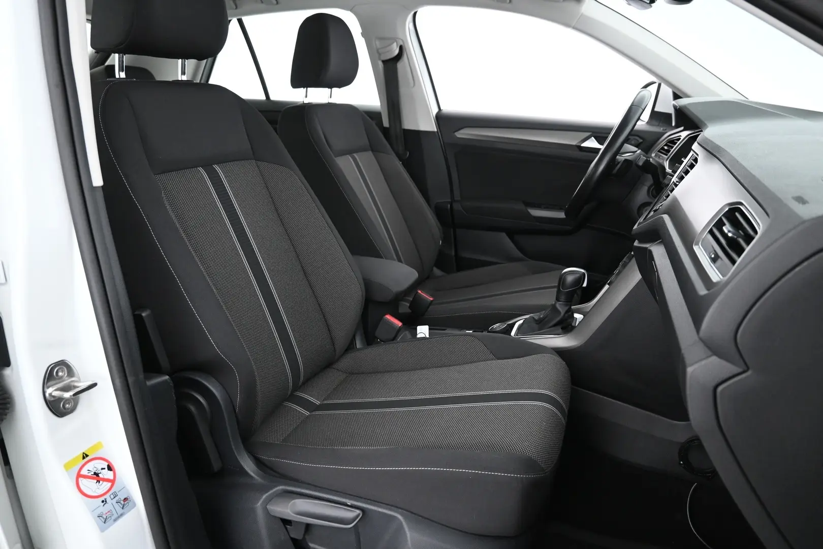 Car Image - pt1HDO1JH8iSDLHhVaG5n