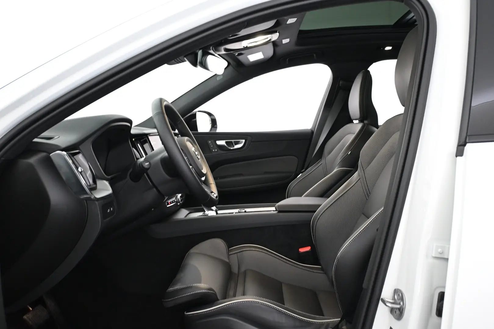 Car Image - KnEBwVBOOgVQD9JPne4L0