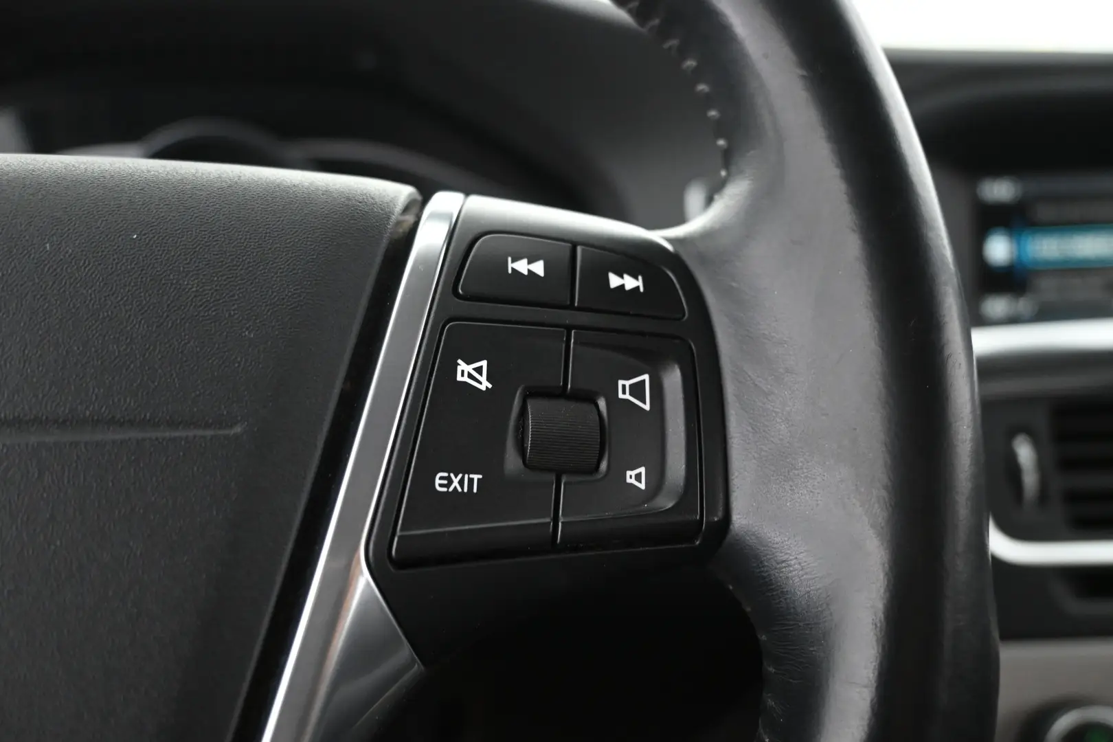 Car Image - 1KYx4WvGpl74DM01GnhlTq