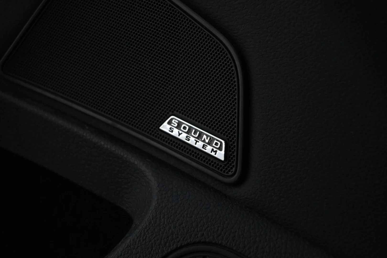Car Image - 6xxFfqOQ82af66d18jjiUf
