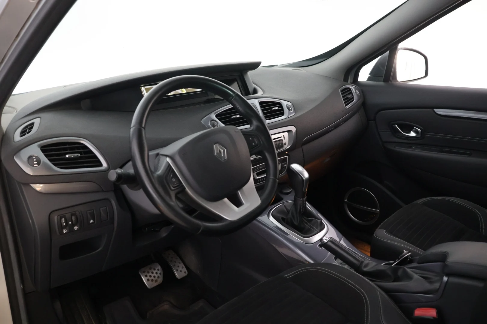 Car Image - 7yR3ReNBRSKRYT7S1dUZiv