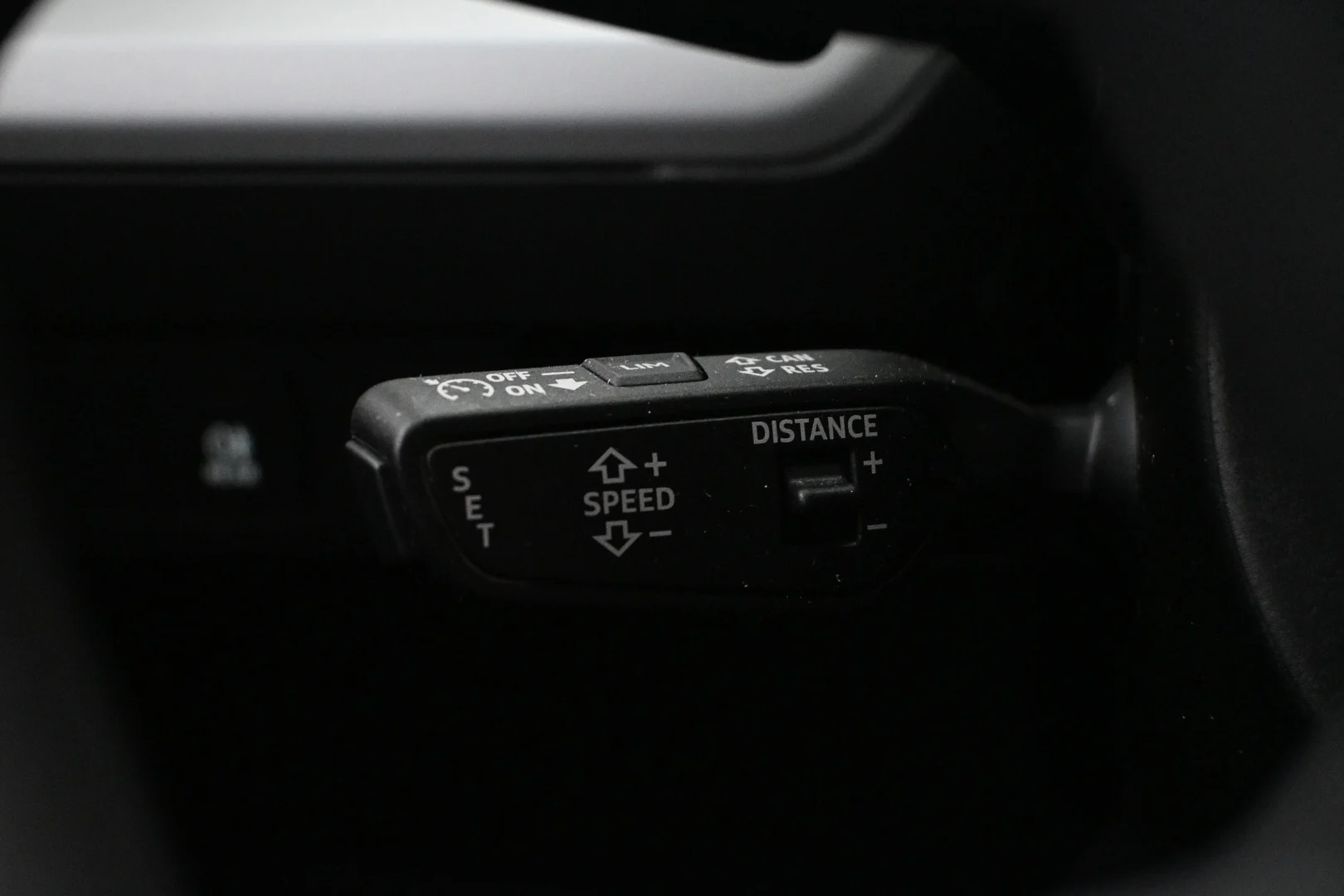 Car Image - 5oNVJSiqwqsxccl778ojRj