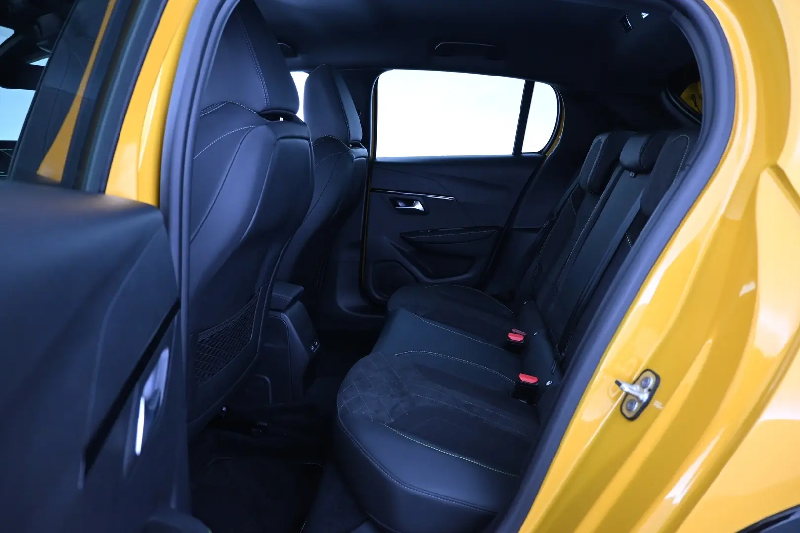 Car Image - 4LLyiRFU8da37QIWW3iq3a