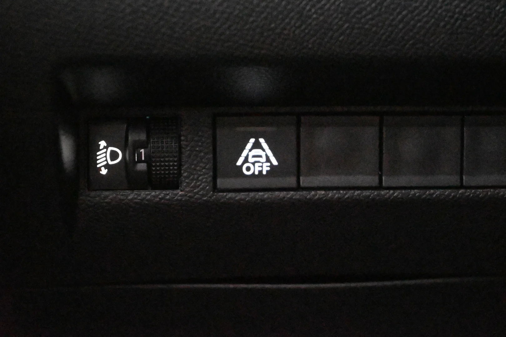Car Image - 7qIINLdzRwwa7RBJci1Rfv
