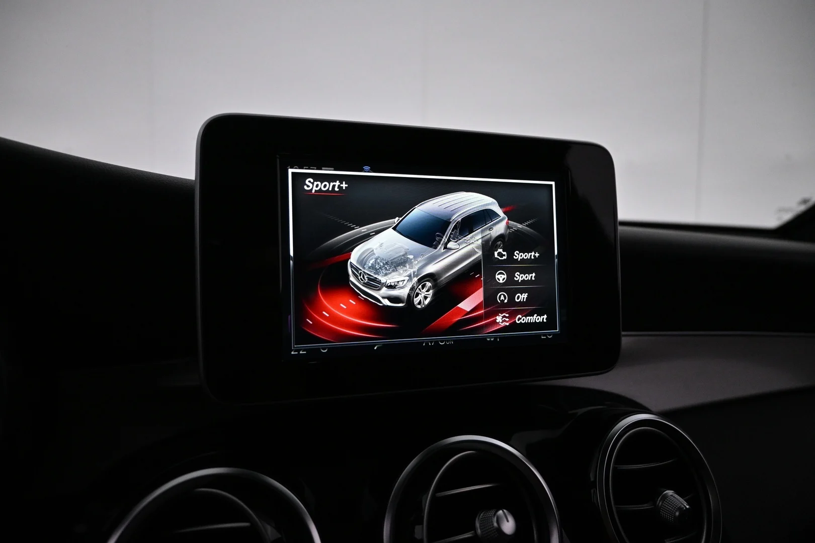 Car Image - cl2Icri9YlUb72I7zpfOd