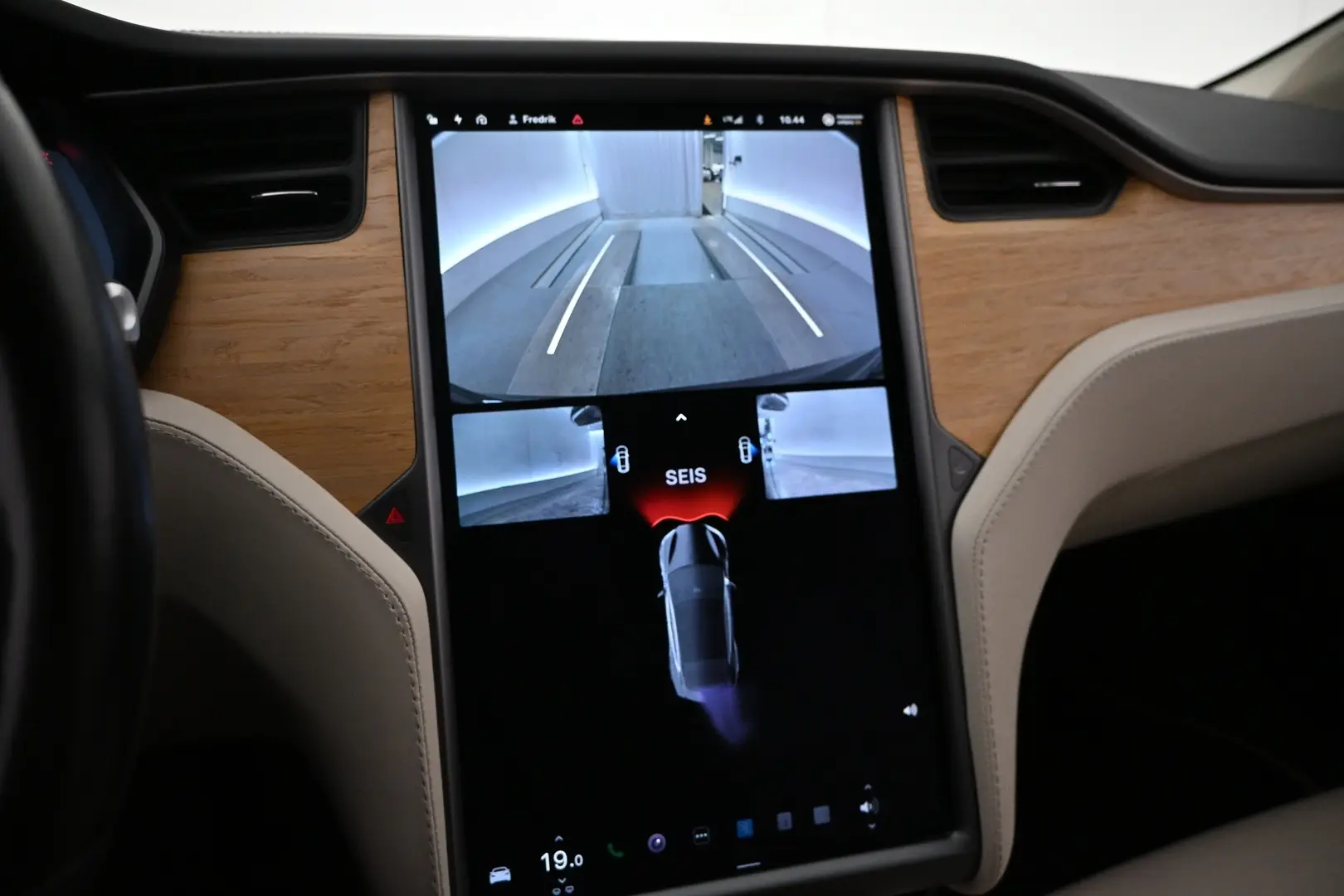 Car Image - 7v5E37ez4iaST2zpj2sleO
