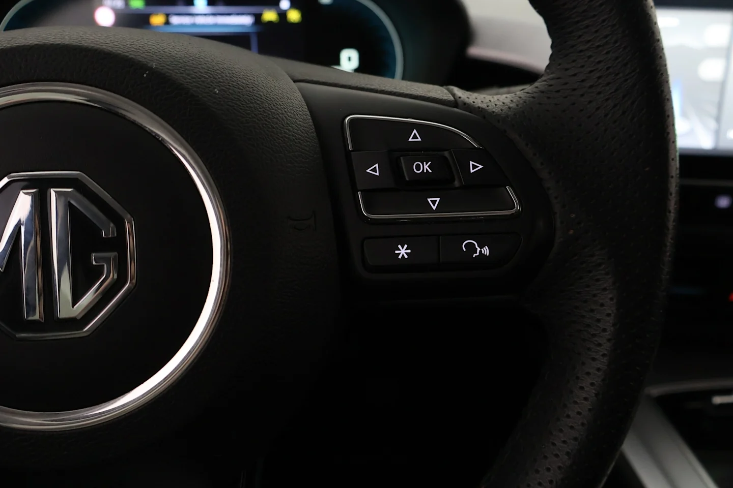 Car Image - 20c20iqXXOuIPNj3Hm6y1Q
