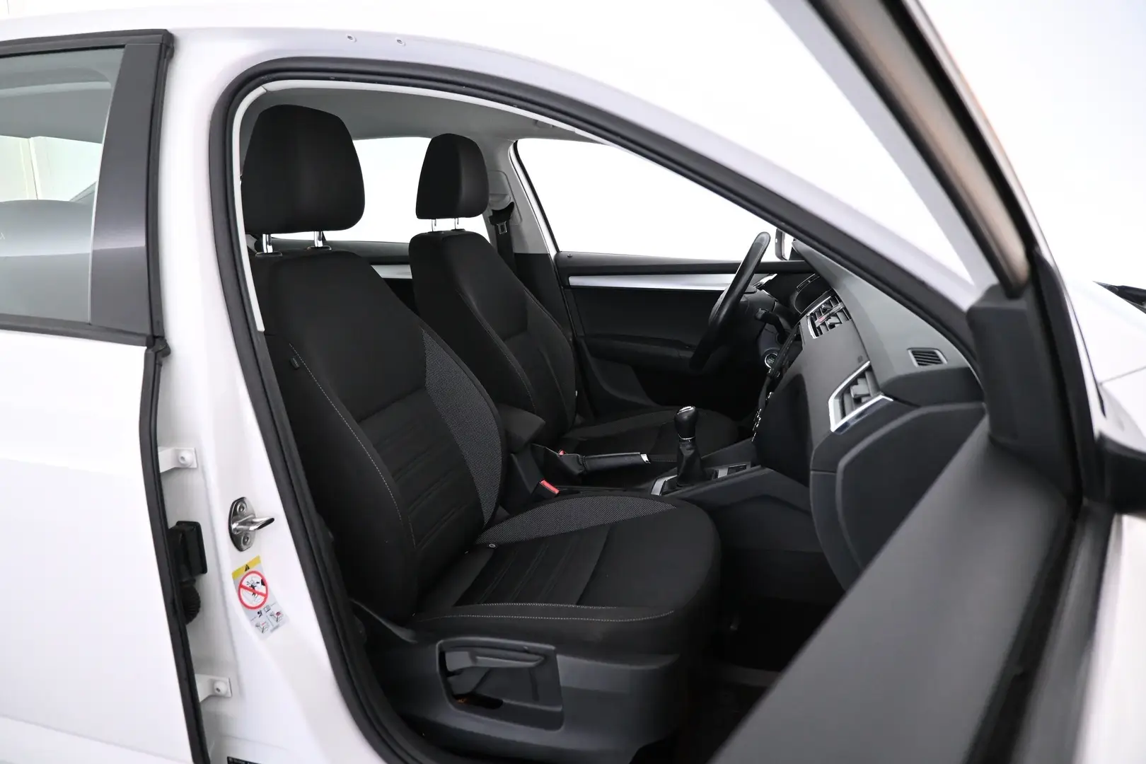 Car Image - 50XDz0X1WkifjD0N6DGGj4
