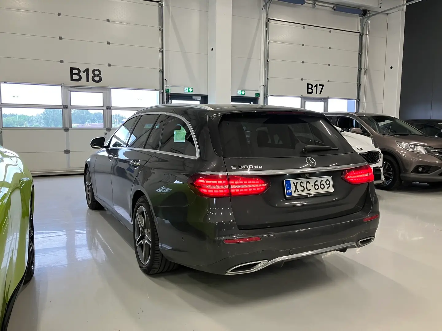 Car Image - 2gRDuRbbyuj6ye9azaan6s