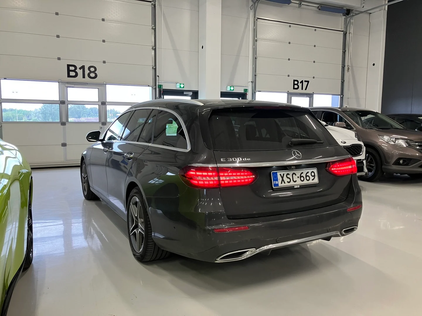 Car Image - 2gRDuRbbyuj6ye9azaan6s