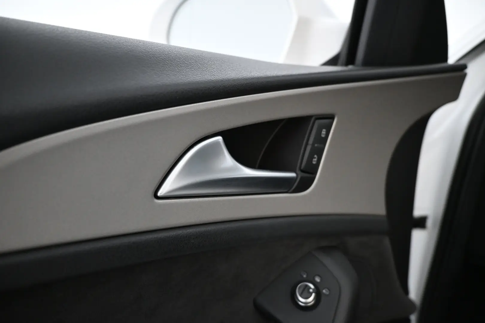 Car Image - 2WG5vsxSXuVrOpNQ2euCAB
