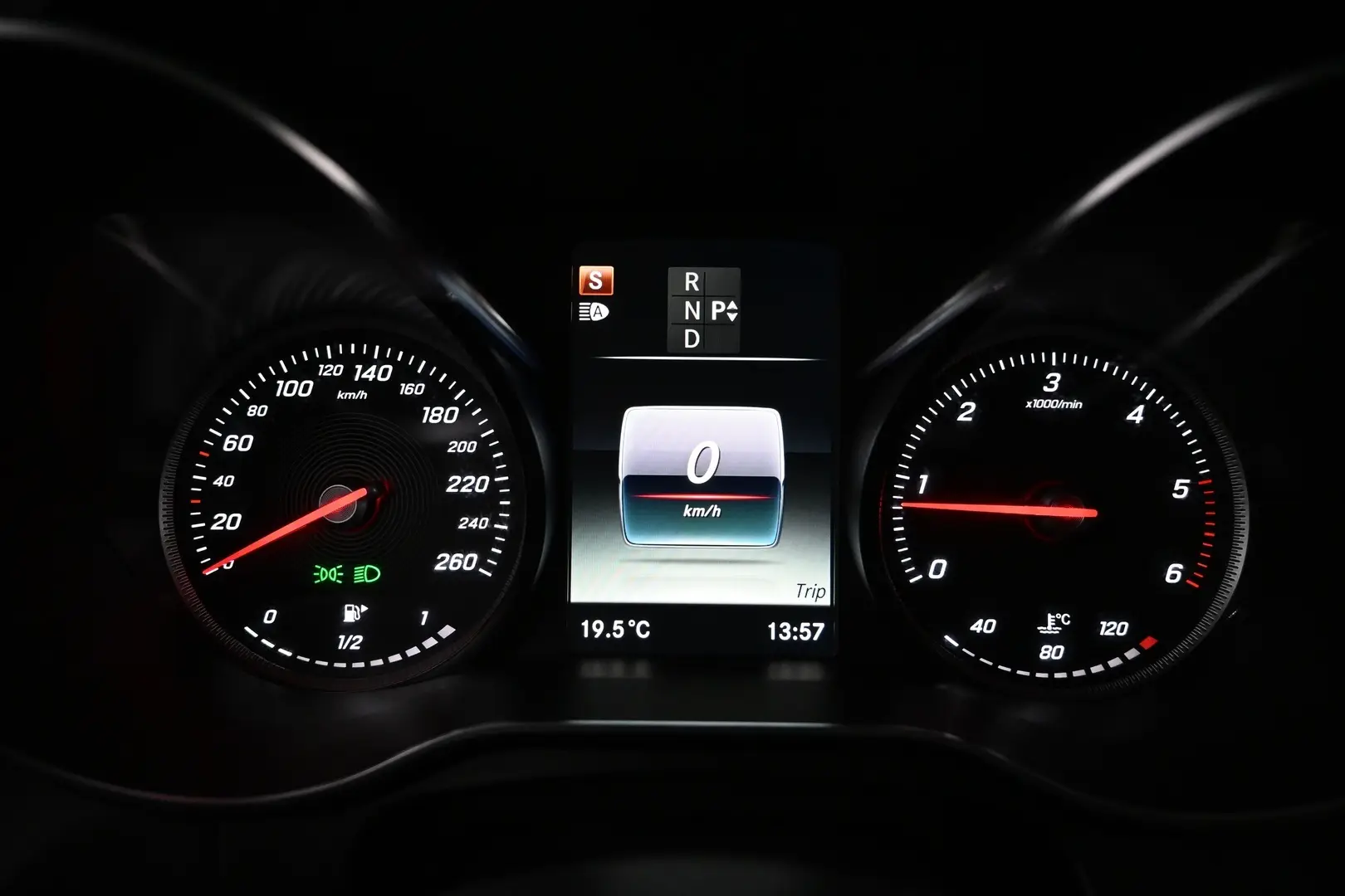 Car Image - cl2Icri9YlUb72I7zpfOd