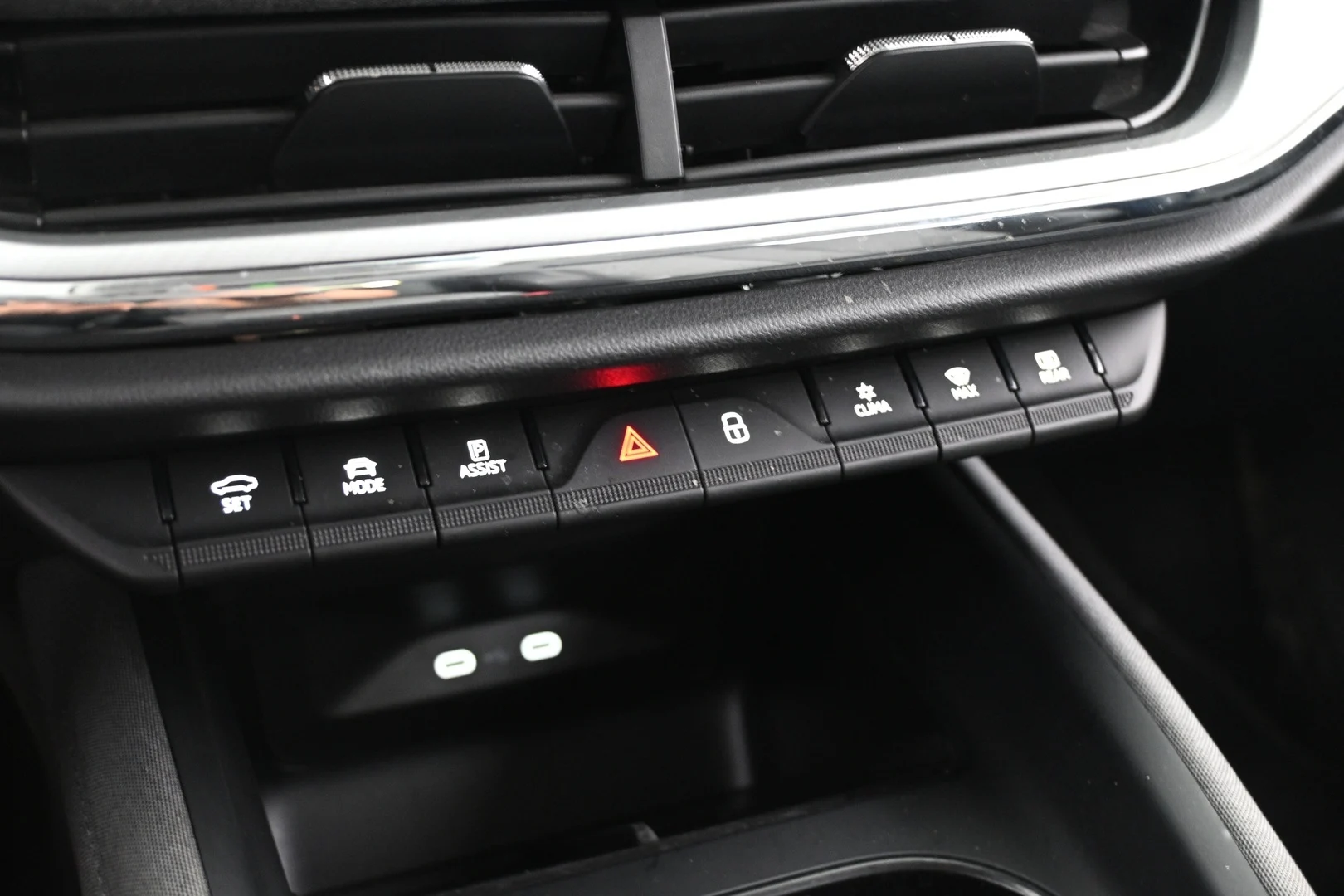 Car Image - 6QmjcAPWgYFlFawR7Aaz8s