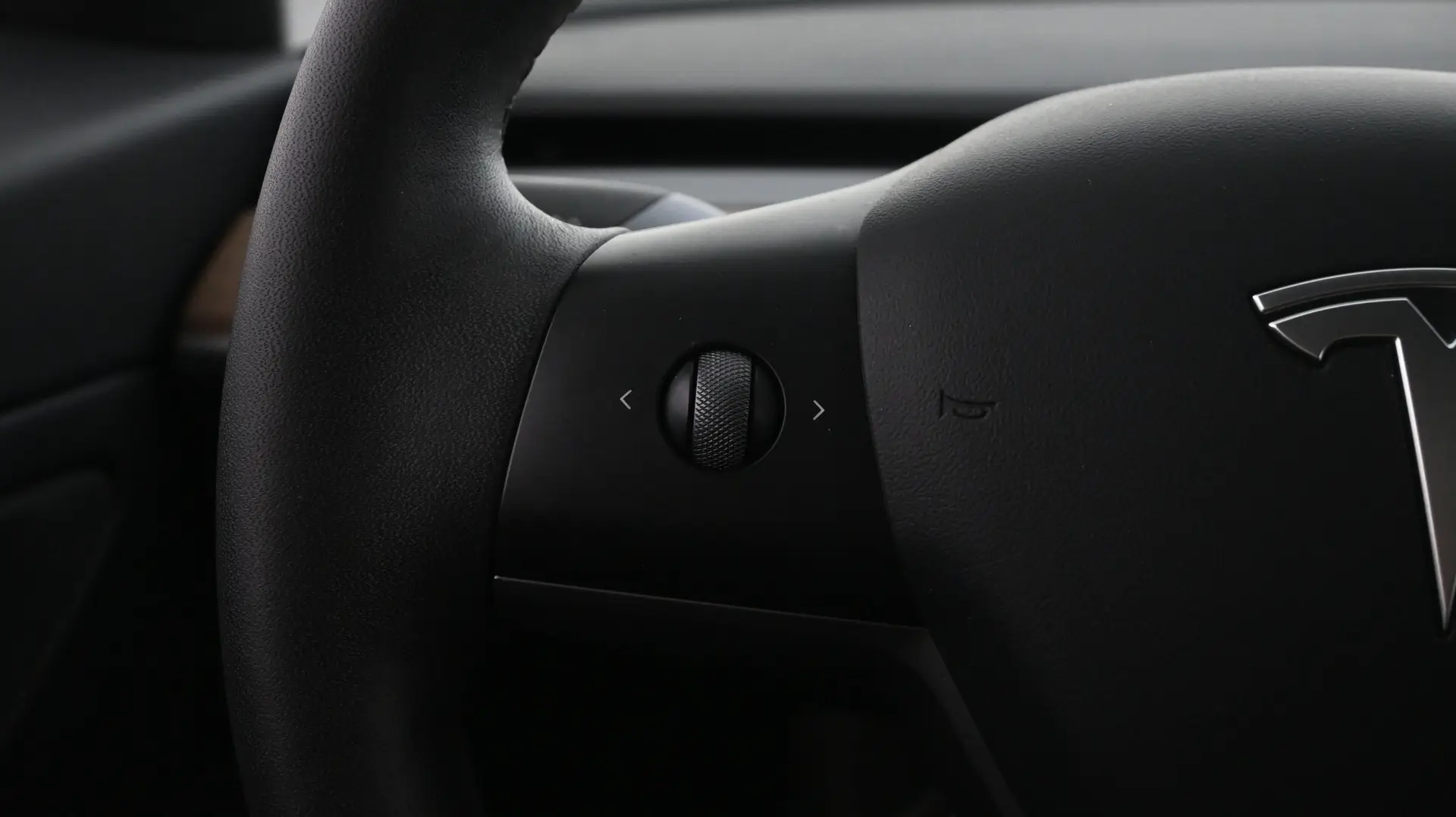 Car Image - bOziGw7ZeOhS8h8B1x1Bv