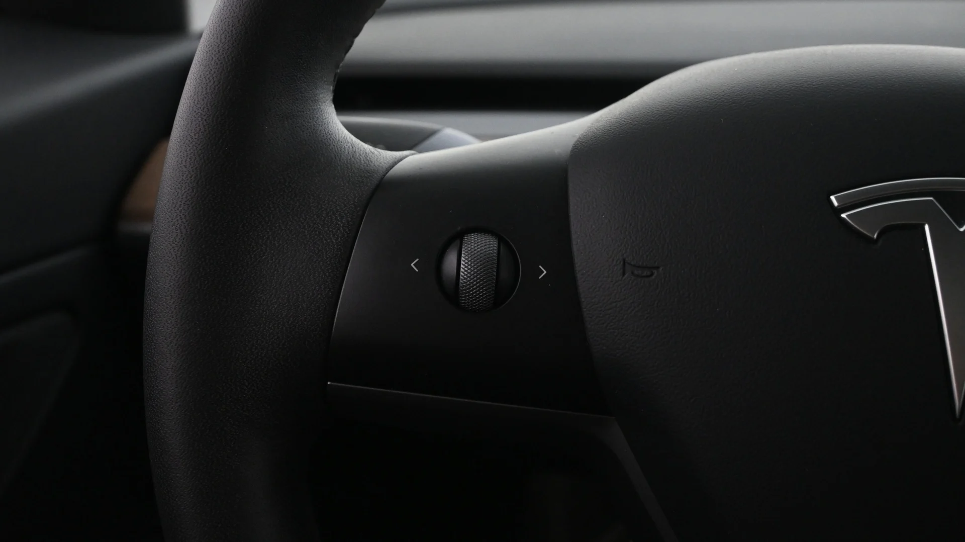 Car Image - bOziGw7ZeOhS8h8B1x1Bv