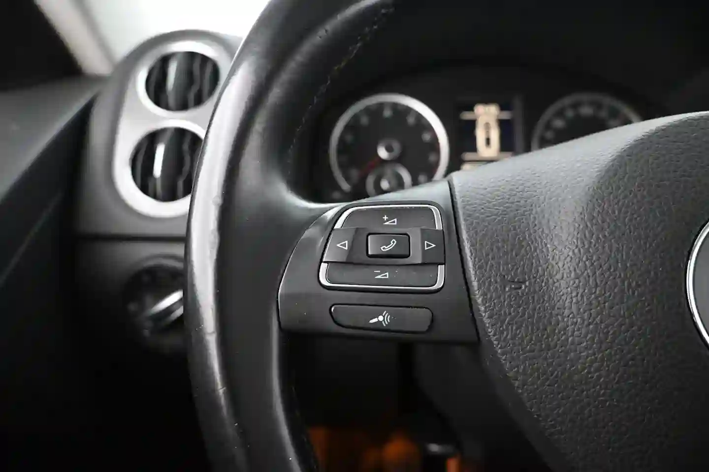 Car Image - 6TrG6ORZfoO1hi8wFGJzmf