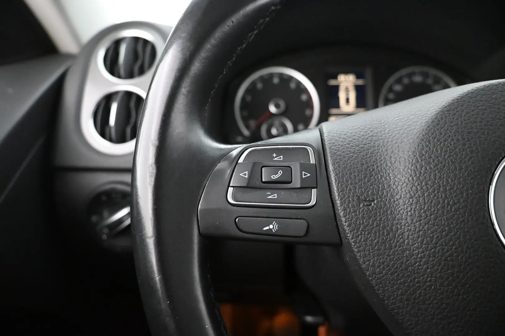 Car Image - 6TrG6ORZfoO1hi8wFGJzmf