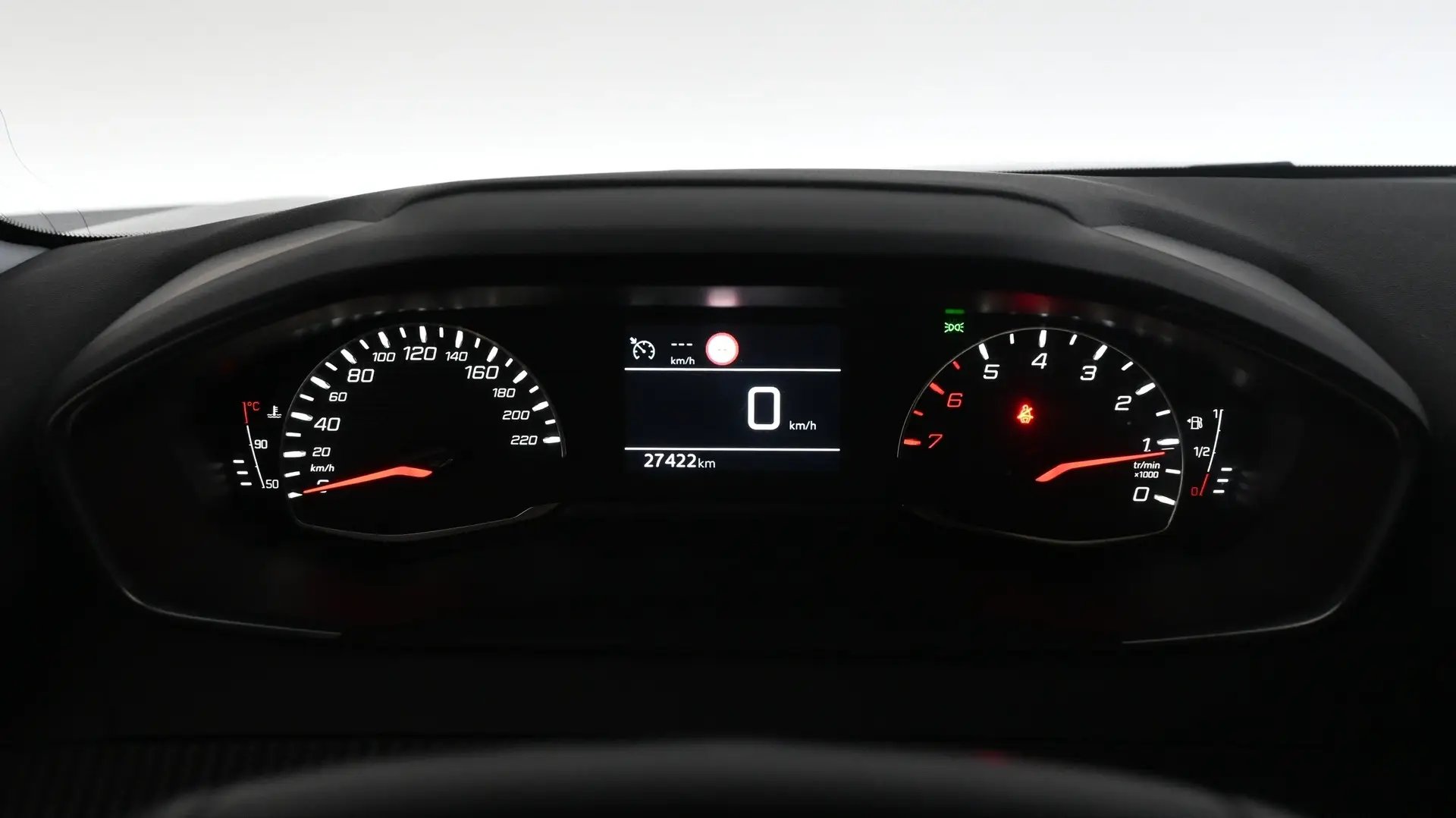 Car Image - 3lFfmDE5UJ1h9MwBCPe56v