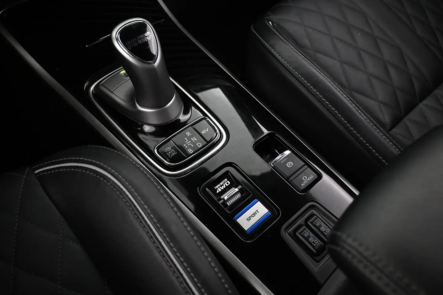 Car Image - 2TA5R7STDHfC6N9dbr8L6S