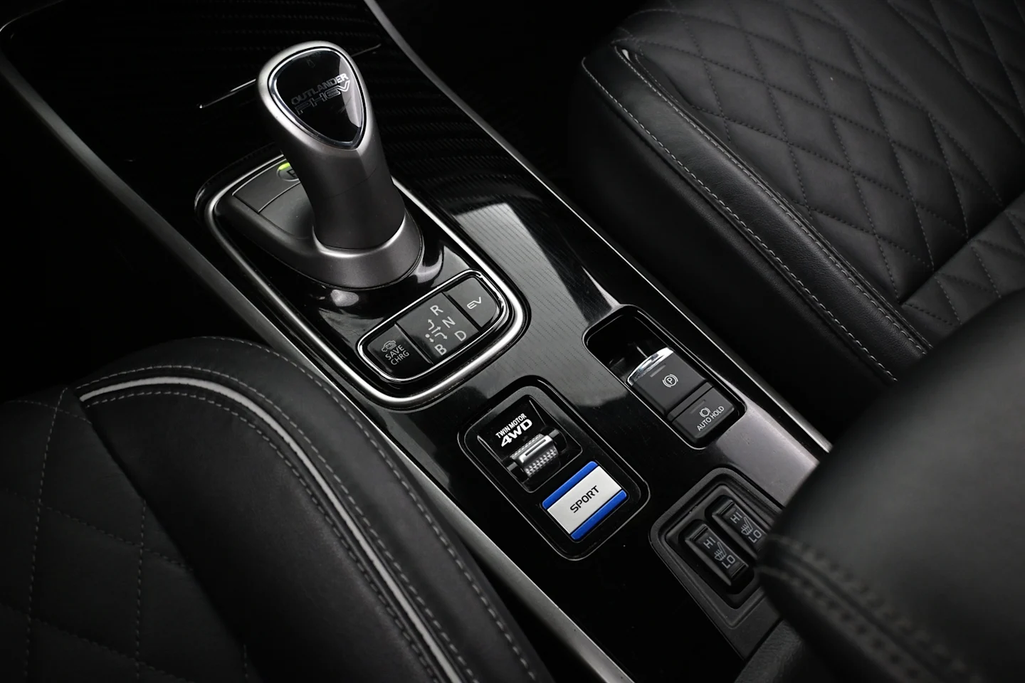Car Image - 2TA5R7STDHfC6N9dbr8L6S