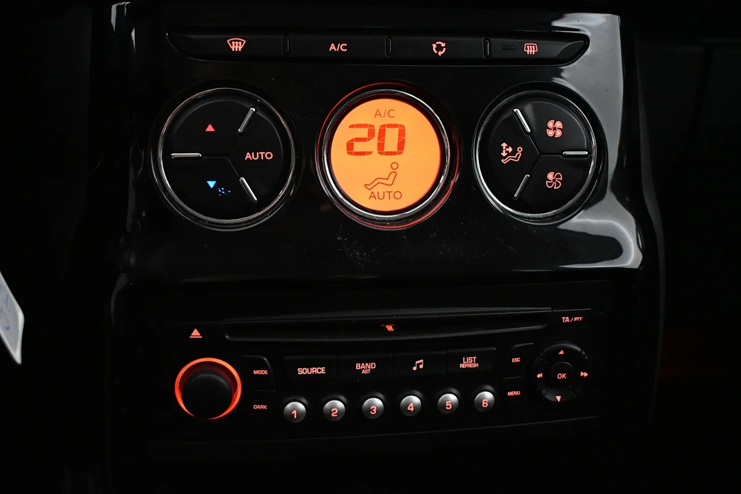 Car Image - 2c9biJ2Hxue2XG0431edMt
