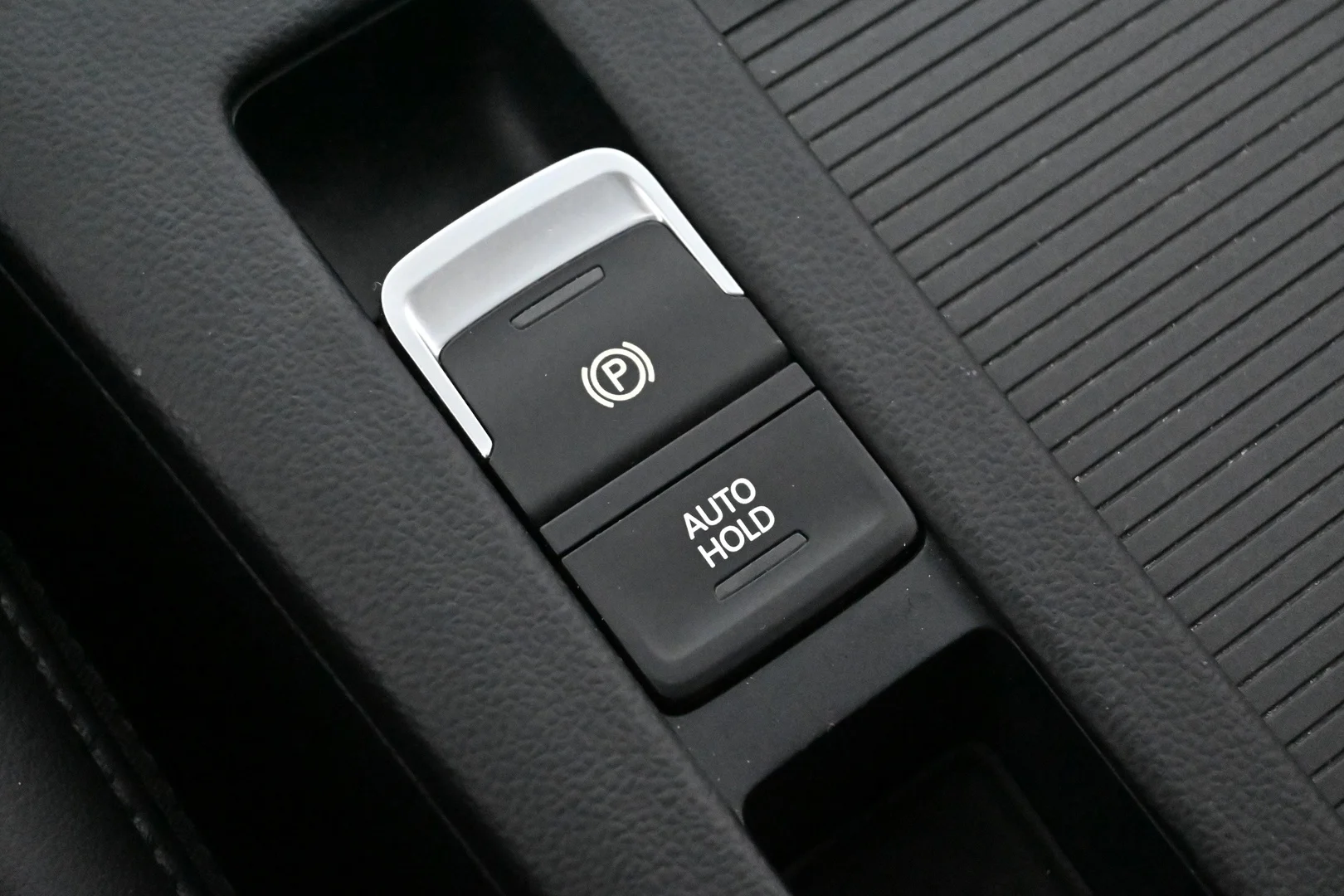 Car Image - 5iouIwbJMLljmrnfobeot1