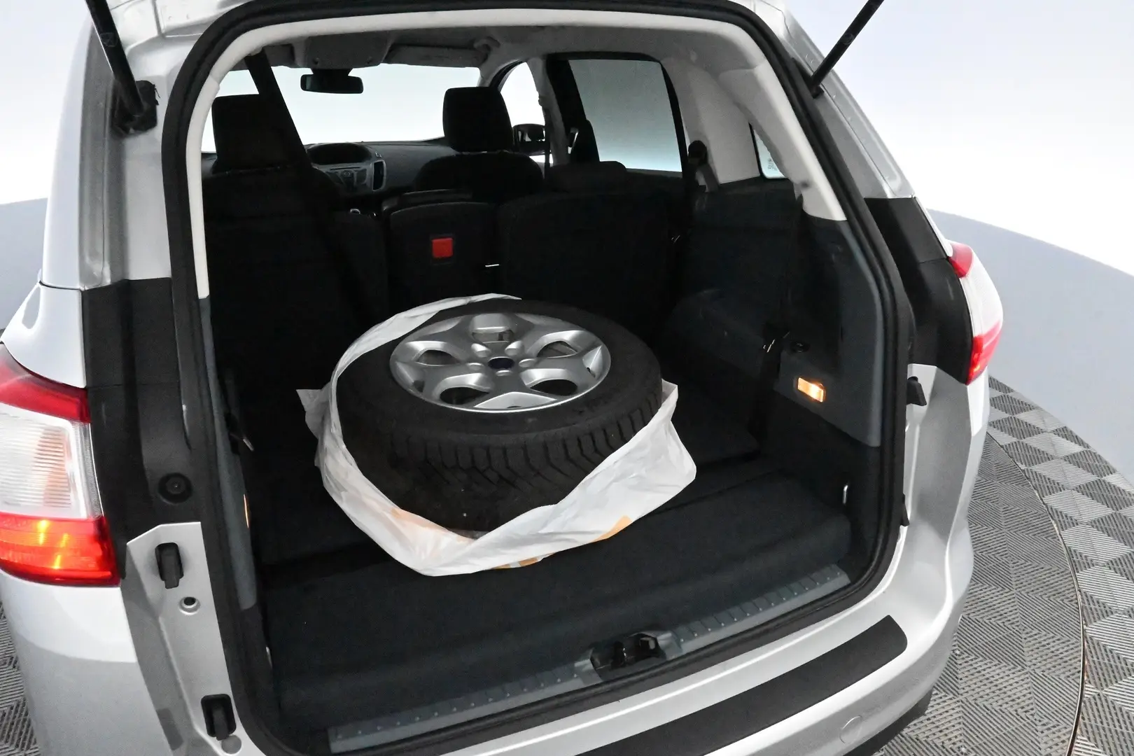 Car Image - 4u5Xbn1X6wYeCwCW2JTbh2