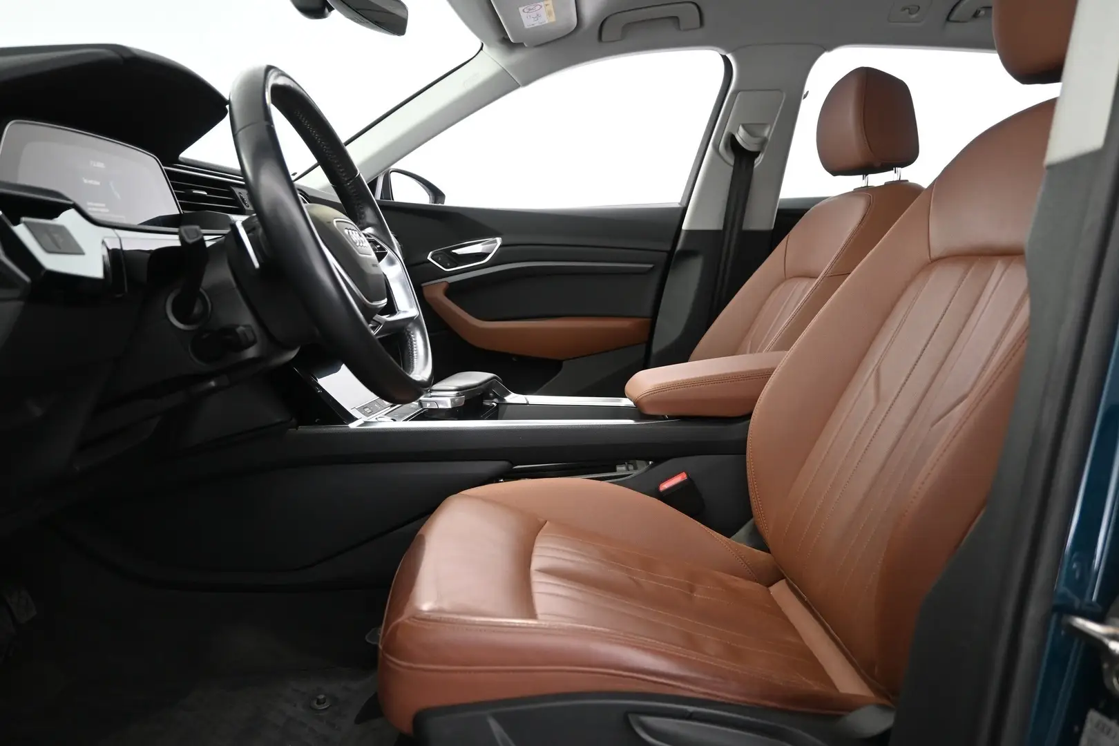 Car Image - 6sb4BRXbpvd8qG8jsCzcry