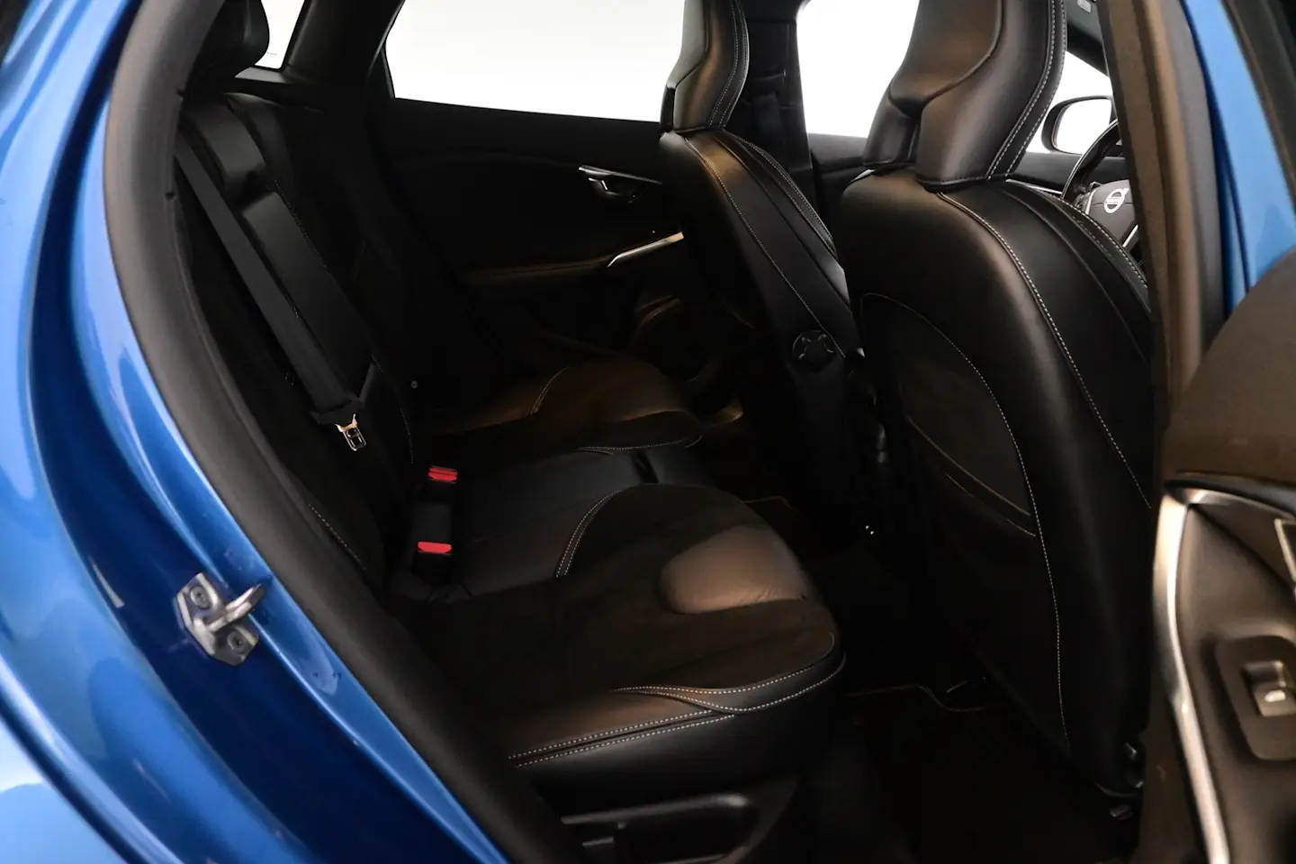 Car Image - vMoqGlXIboTZZpvarE9a3