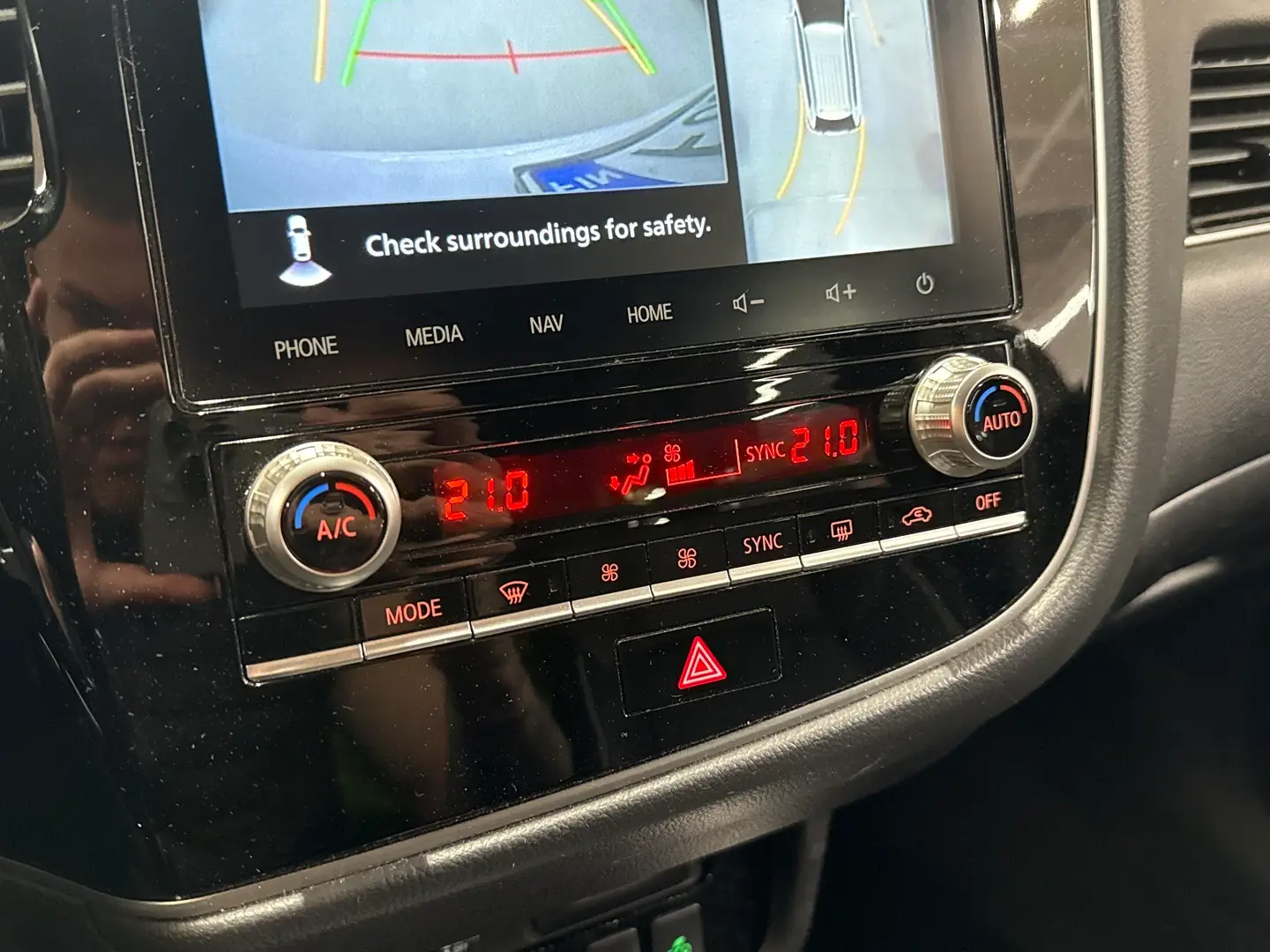 Car Image - 1cA3Np1Hxl0m598SABs3vR