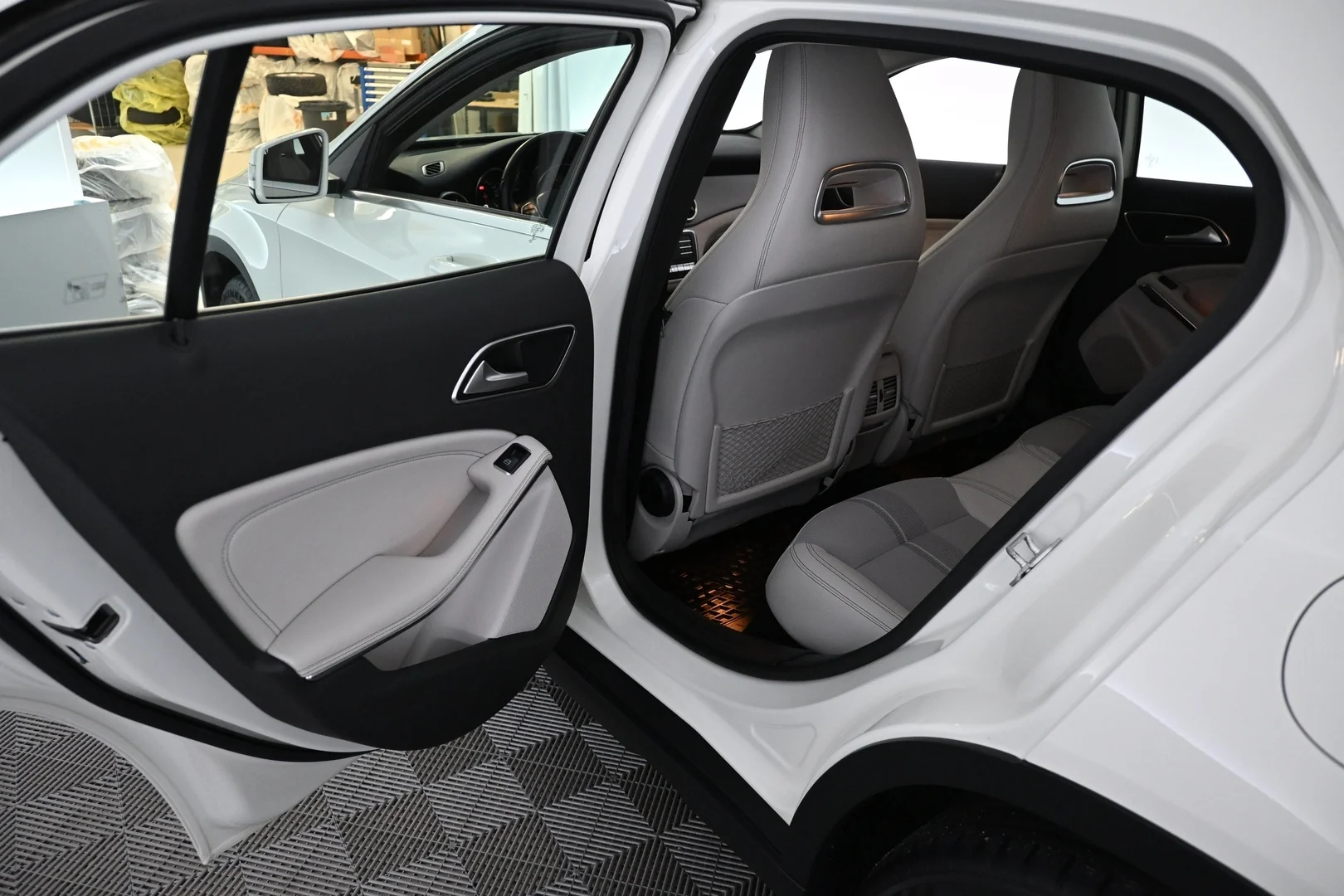 Car Image - 1Va2ogkhKh0onnN5dfCQpB