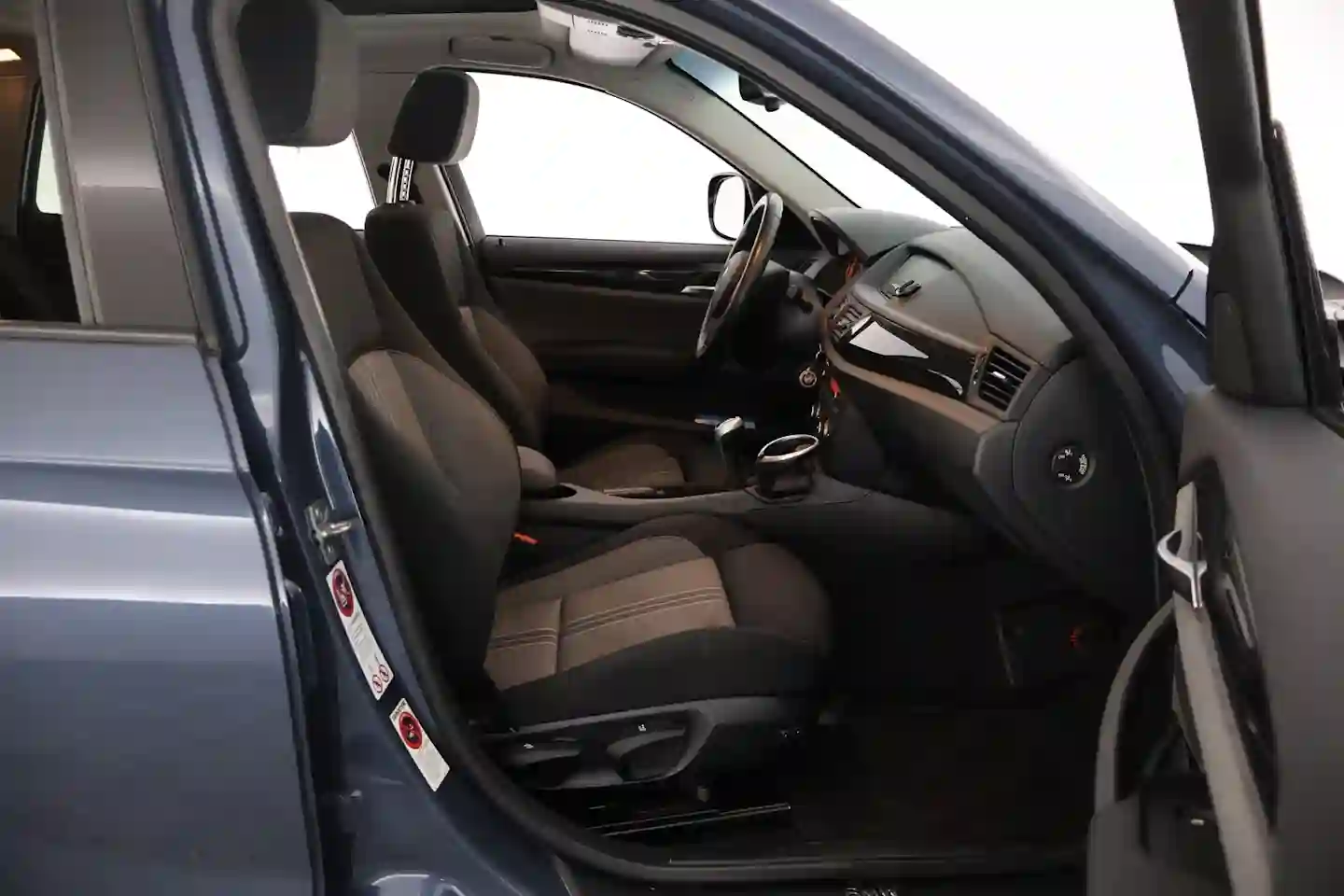 Car Image - 1xCG60pM0H2XI4LnMPjCCu