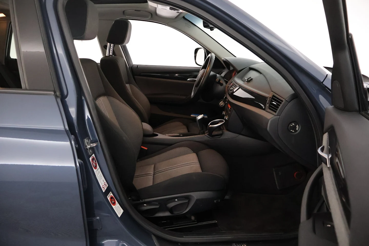 Car Image - 1xCG60pM0H2XI4LnMPjCCu
