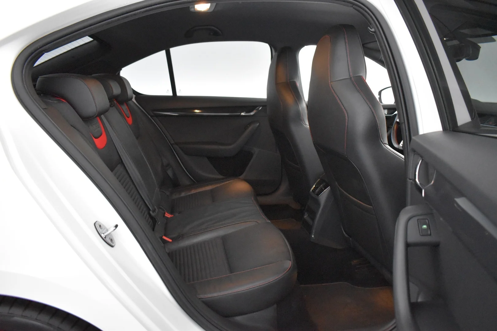 Car Image - 4g9xGndTY3g8bz5FWllitR