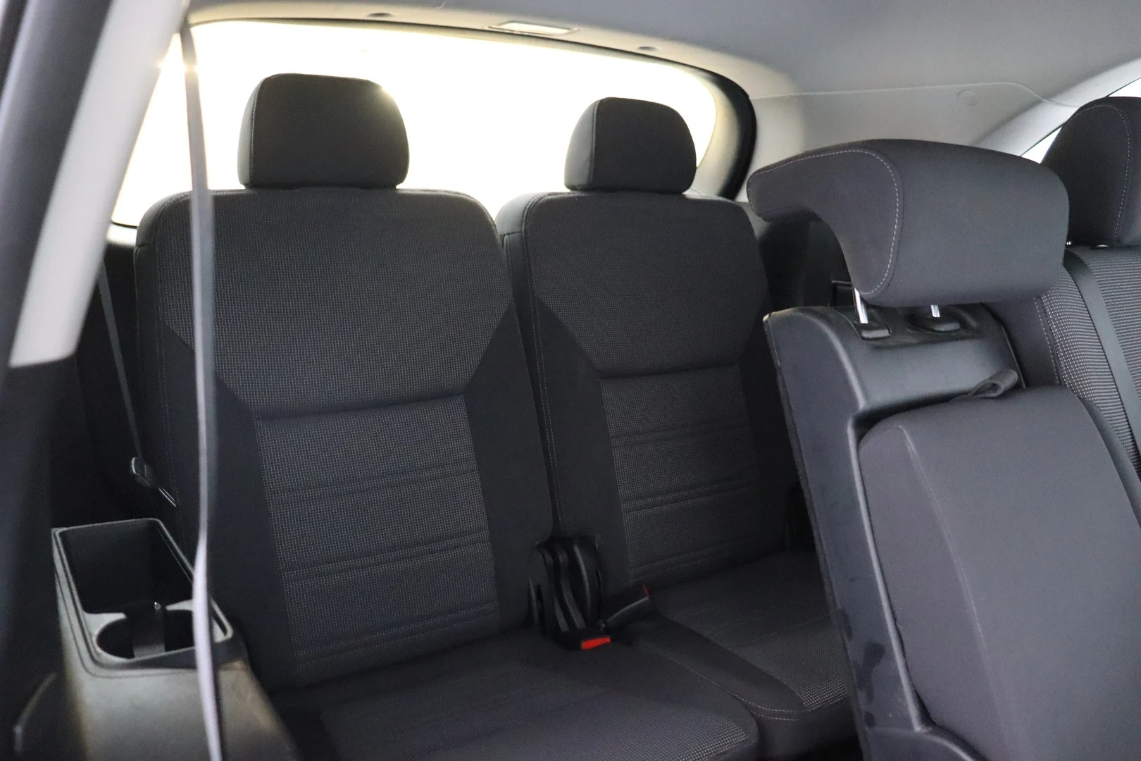 Car Image - 3xN2OIvzRXBdMrvvrc1oC6