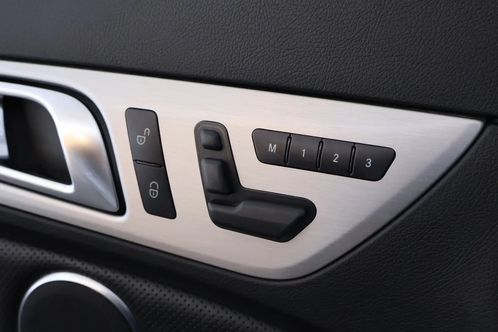 Car Image - 4Cq0nqQN7TJqF3j85quyHQ