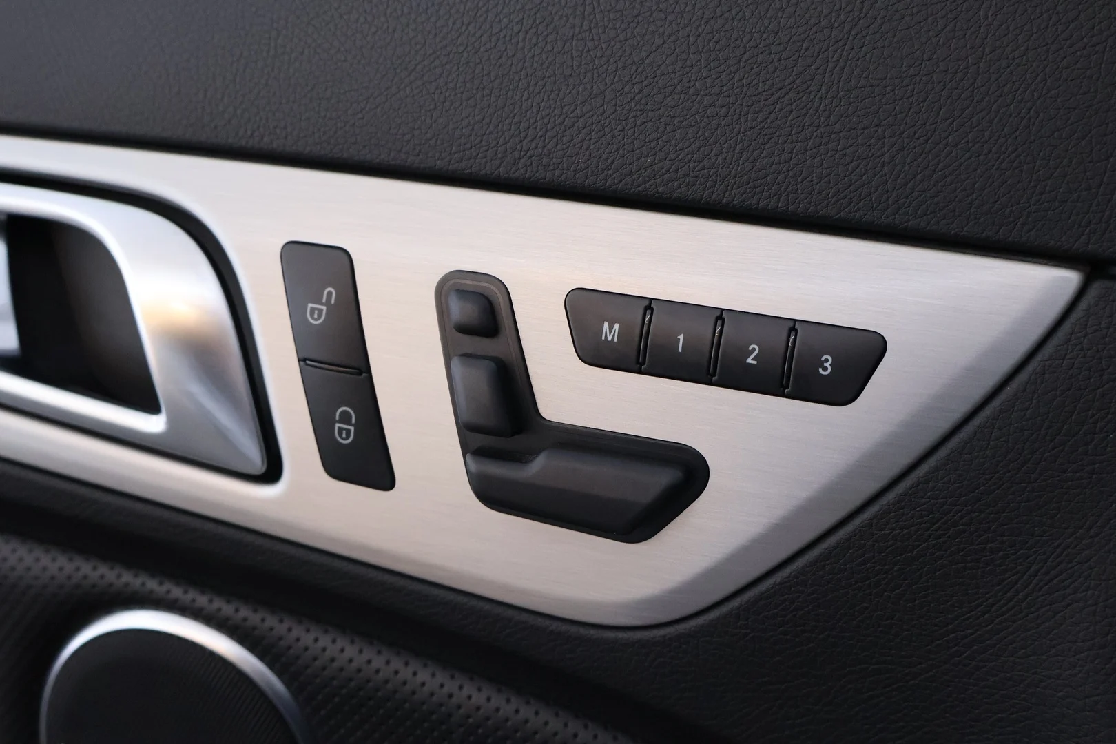 Car Image - 4Cq0nqQN7TJqF3j85quyHQ