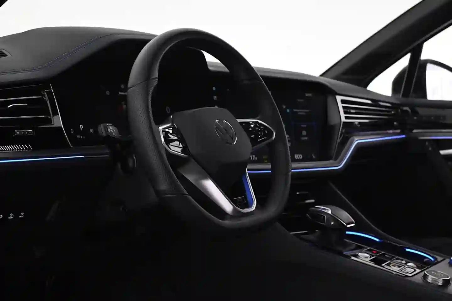 Car Image - 1ekN5JXrq9NzDKDStVcq8b