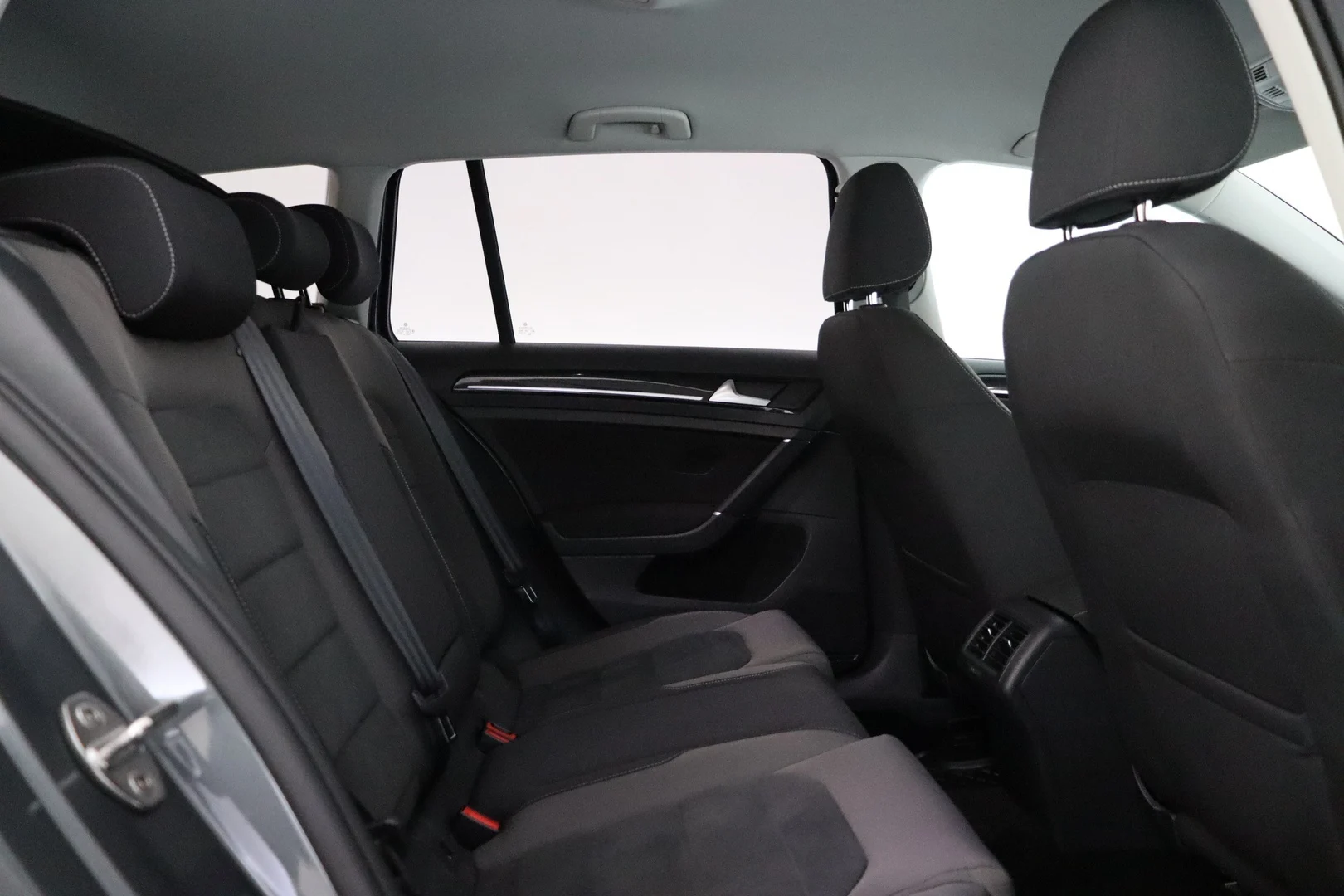 Car Image - 4Zd6EzFBJzAWwaq89VibQI