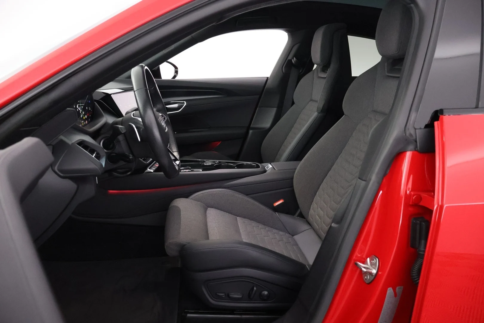 Car Image - 1KGn37yMIlcnJv5SXSRwKy