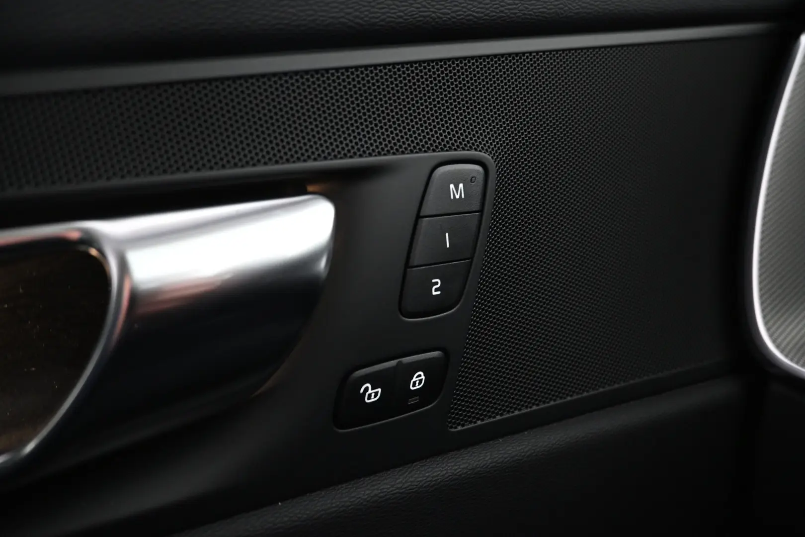 Car Image - 2KgnqURdTeaZO94VLcQbz0