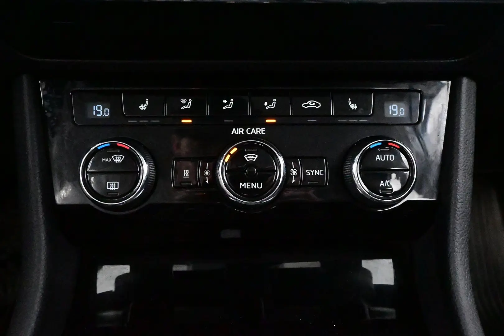 Car Image - 7HAbkWZSFG1pKNiStAGeiF