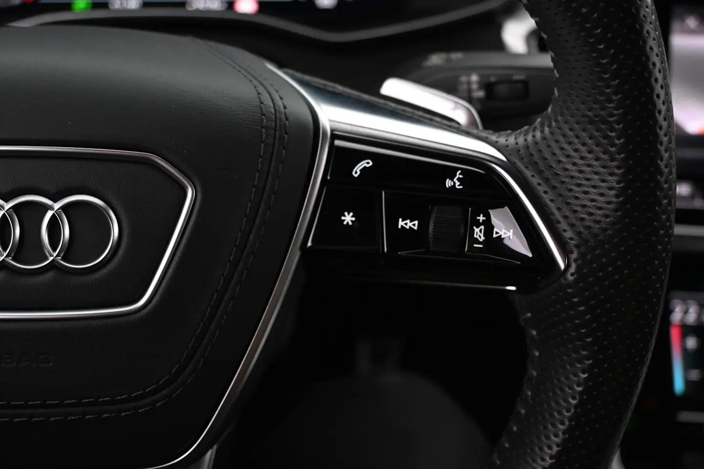 Car Image - DQGC945X4wOgbmkW1apdb