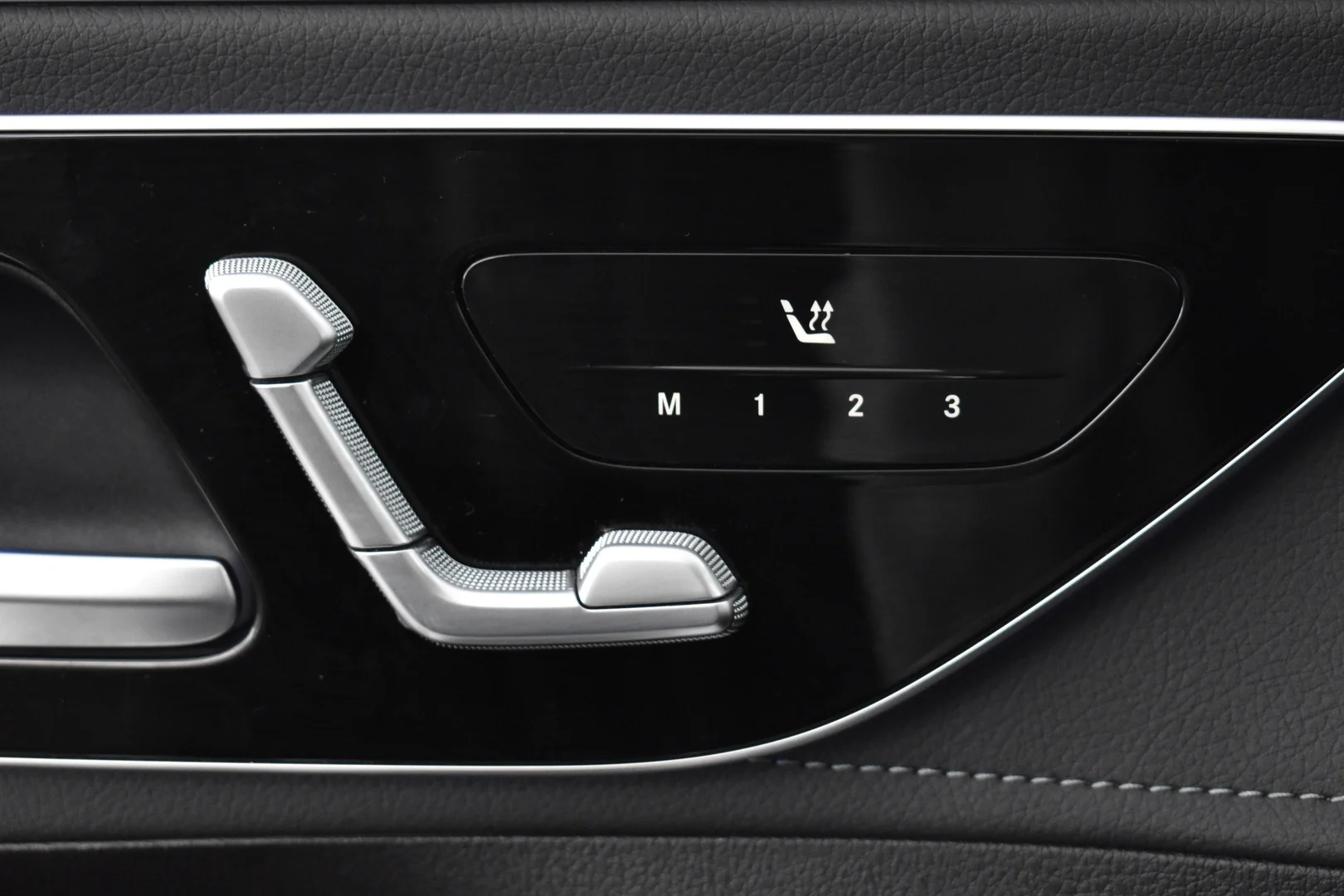 Car Image - DWzuOdhHX84dKYkYqVxia