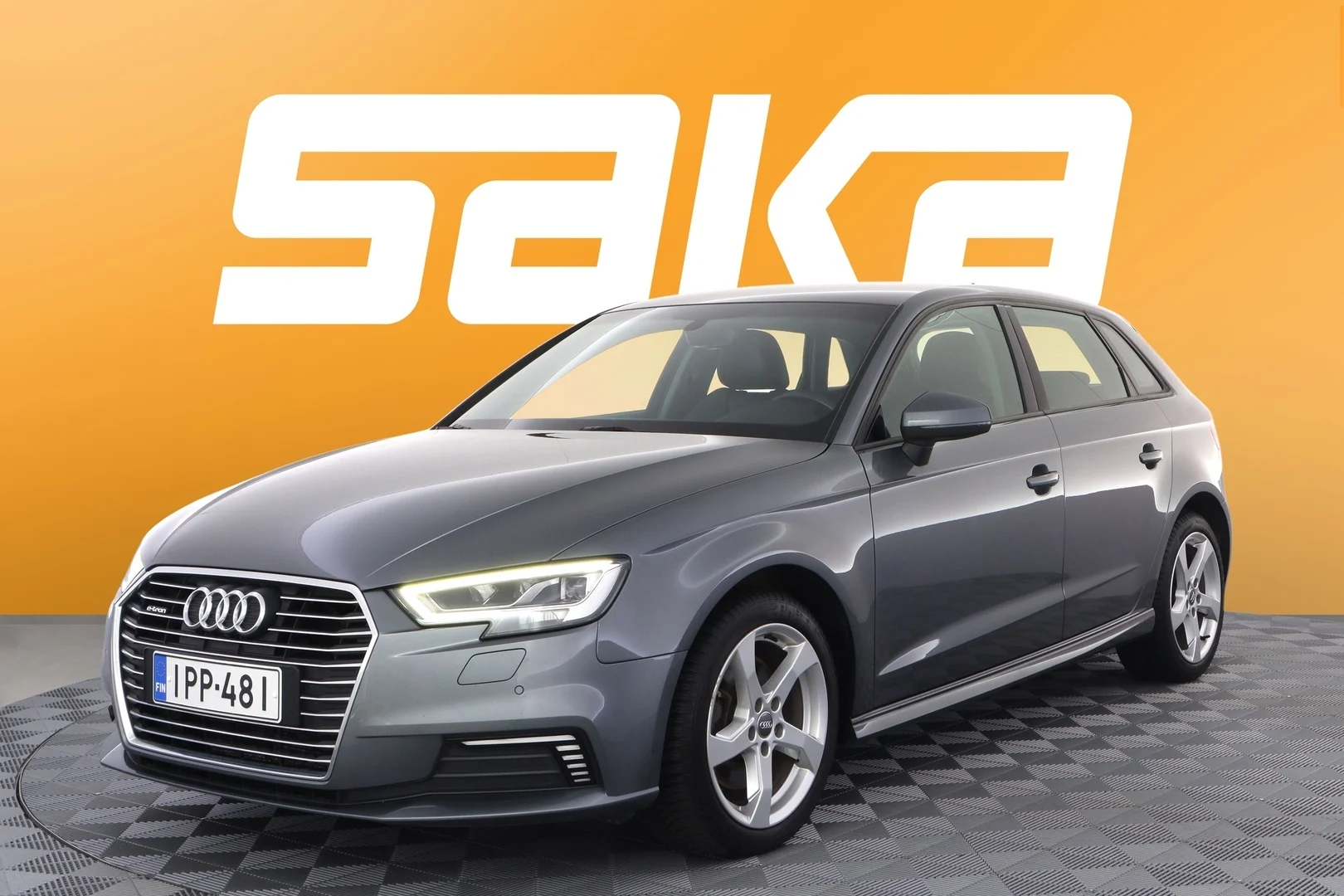 Car Image - 4Q2I3O1SQTlZPGtwA0slb2