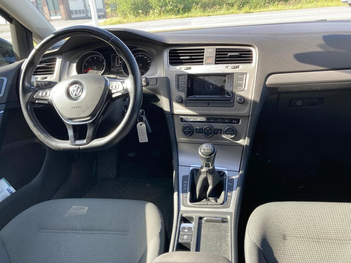 Car Image - 4JeDRGxjaHNzWJPBXb8tK1